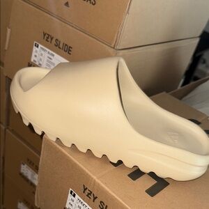 Adidas Yeezy Slide ( Bone )